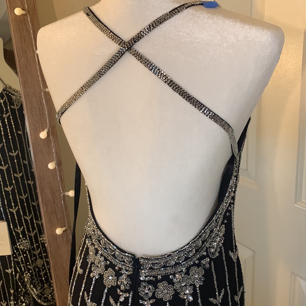 MAC DUGGAL Hand Embellished Scallop Detailed High Low Hem Gown - Picture 12 of 16